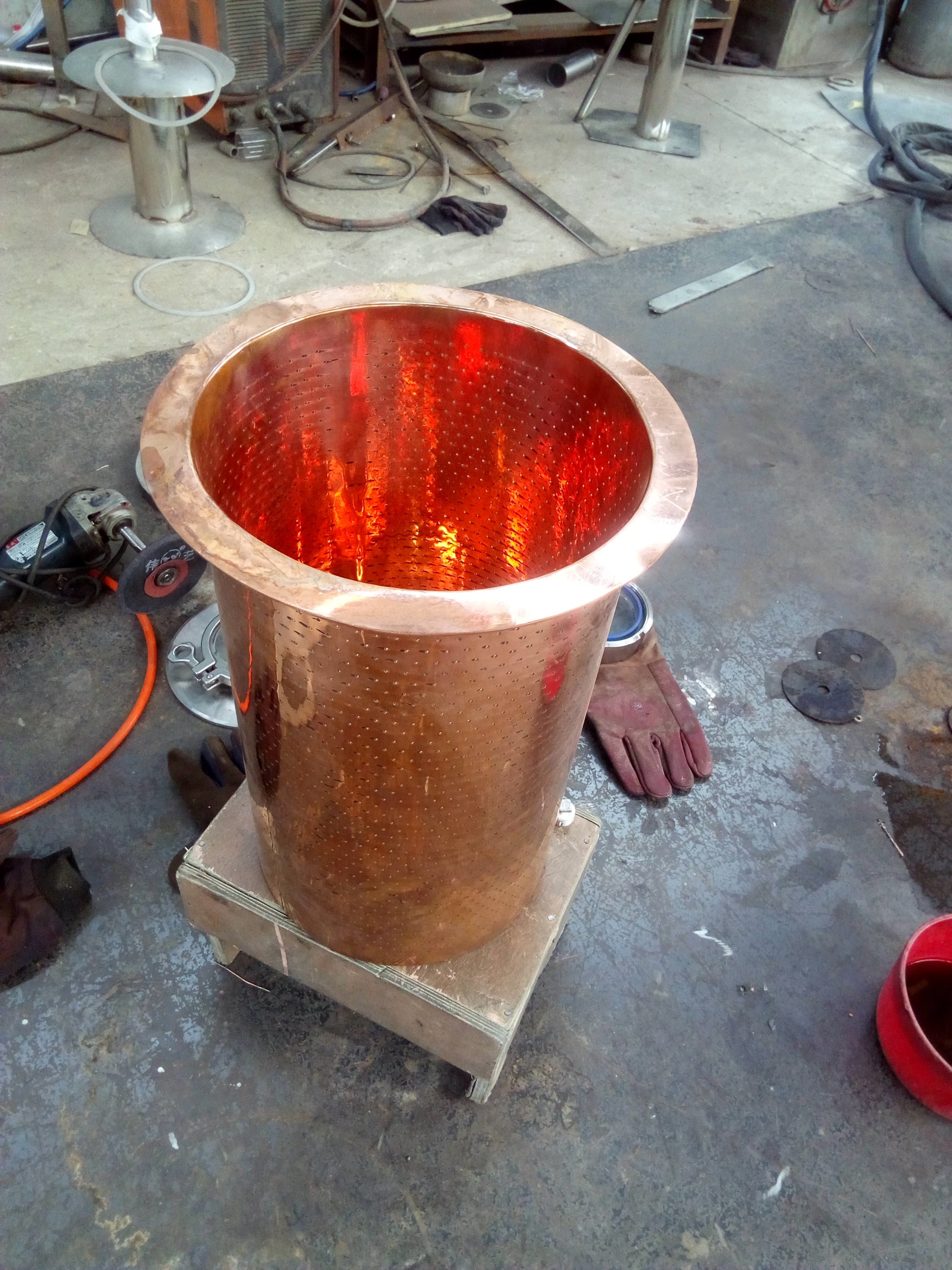 800L / 211Gal Copper Distillation Equipment with Bubble Caps - Hooloo Distilling Equipment Supply